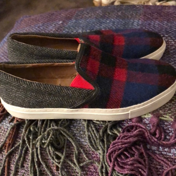 Slip on sneakers size8.5, wool plaid leather lined - Picture 3 of 4